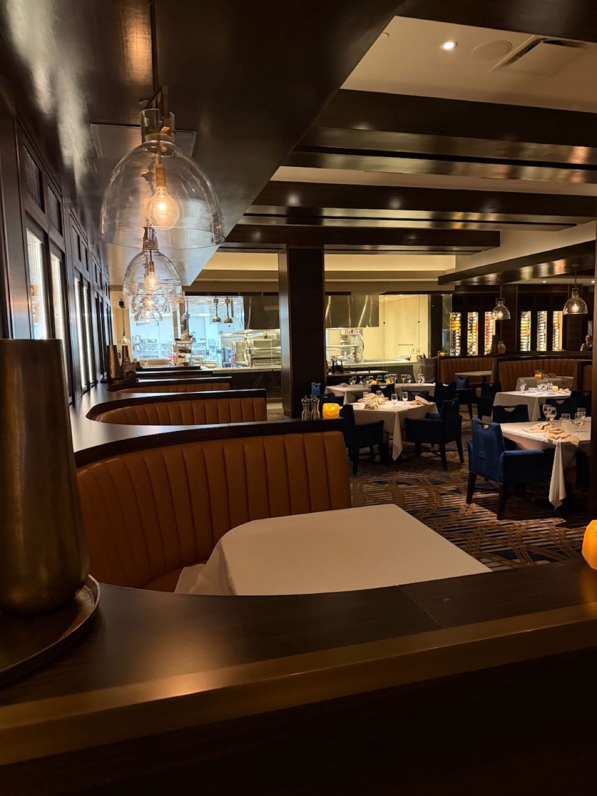 Council Oak dining room at Hard Rock Sacramento